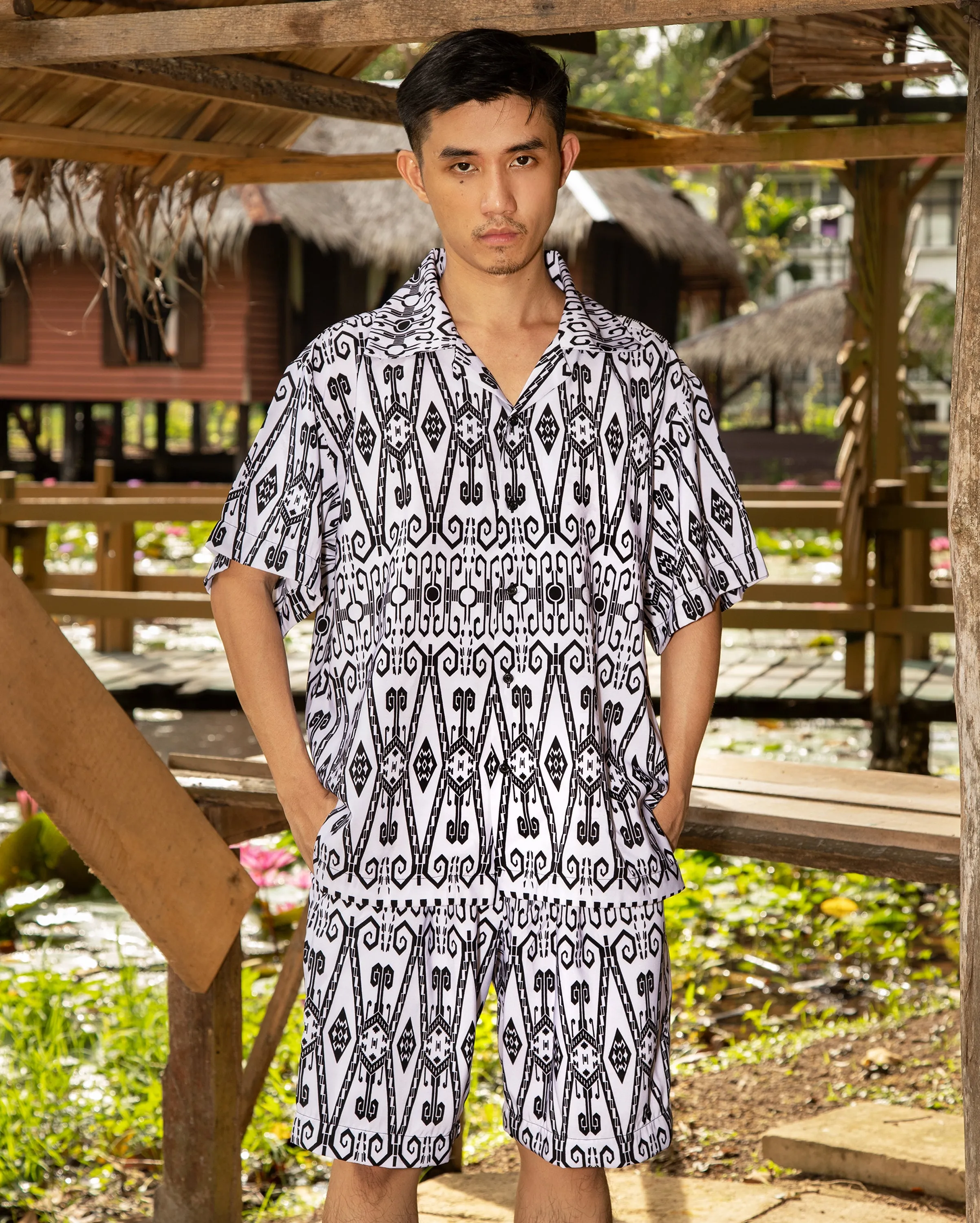 Baju Pantai Borneo (White)