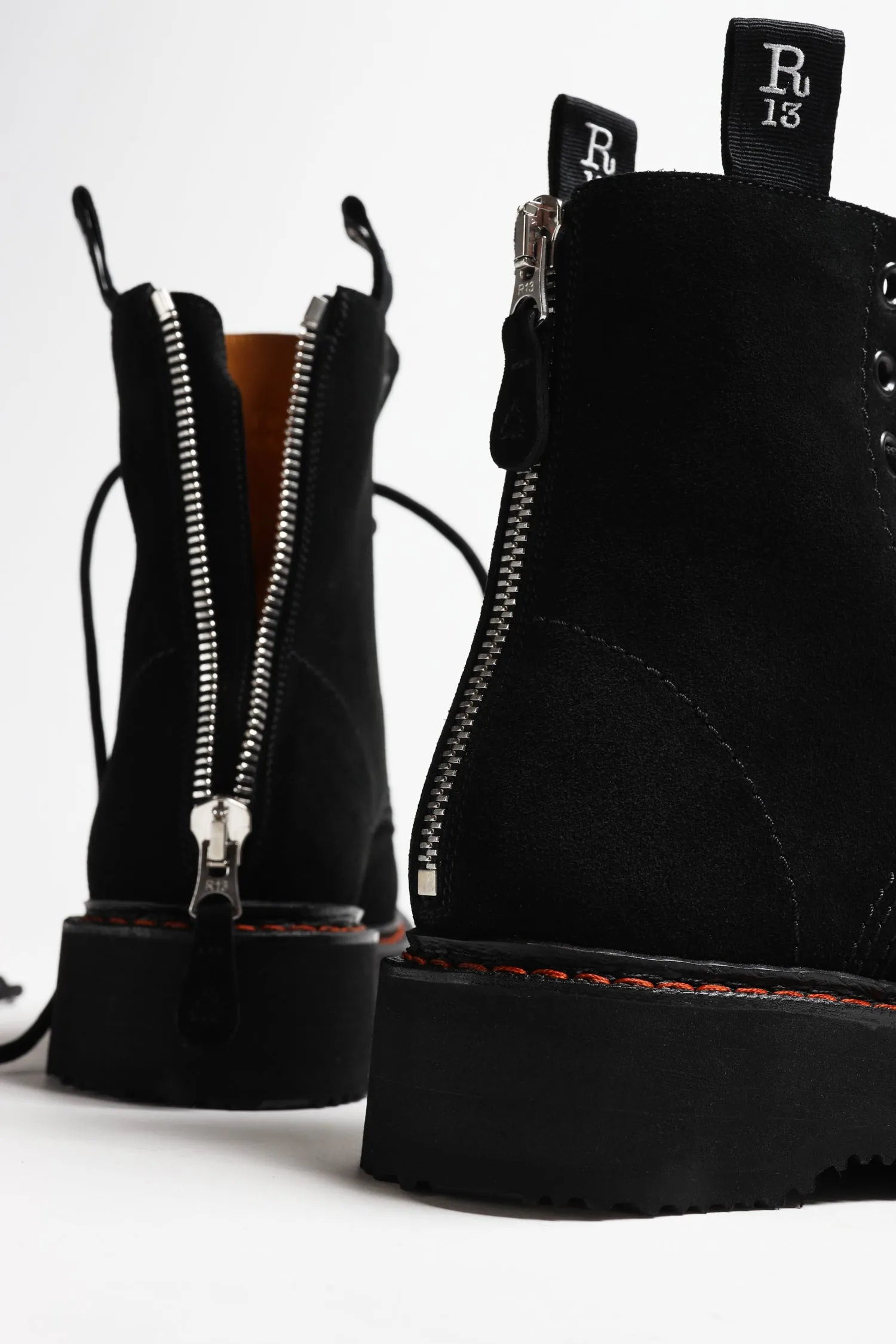 Boots Single Stack in Schwarz Suede